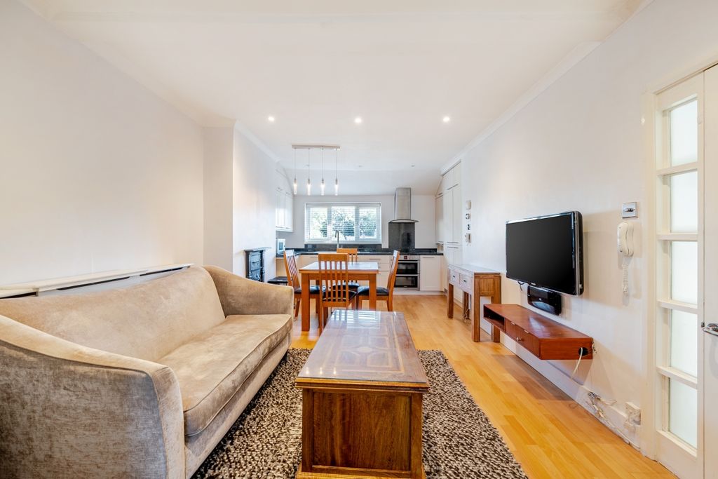 Property photo 2 of 15 1360375-12-68d5d3...