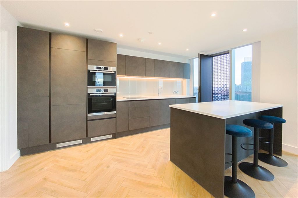 Property photo 3 of 21 (Main)