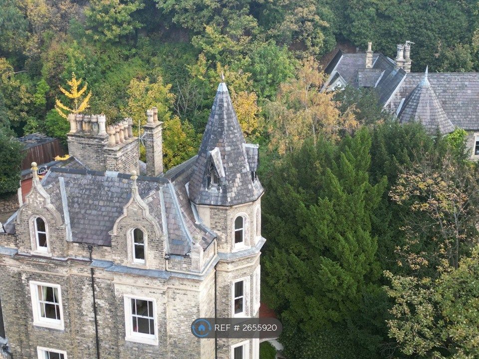 Property photo 1 of 17 Castle Grove