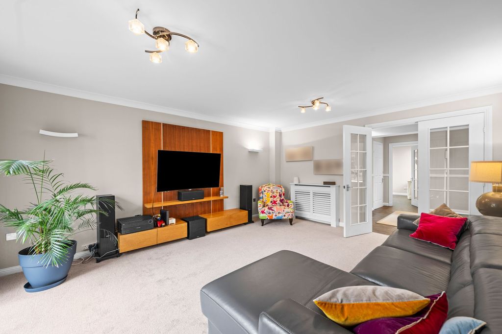 Property photo 2 of 26