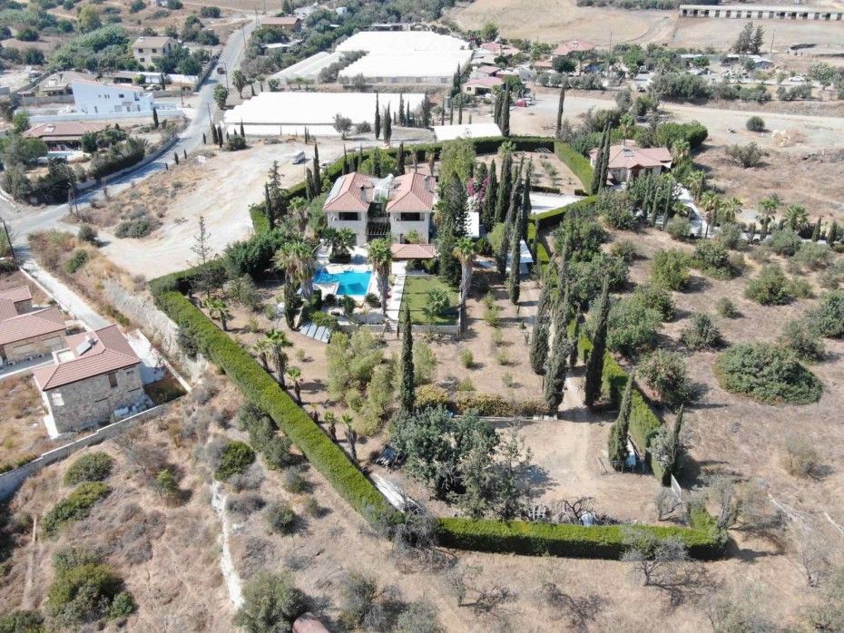 Property photo 1 of 57