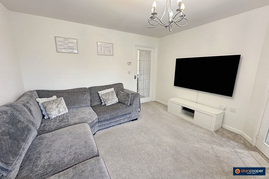 Property photo 3 of 16 3638105