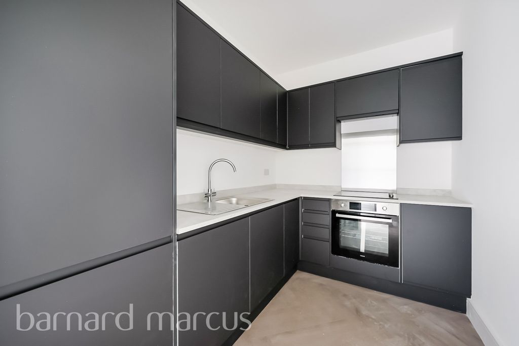 Property photo 2 of 8 Kitchen