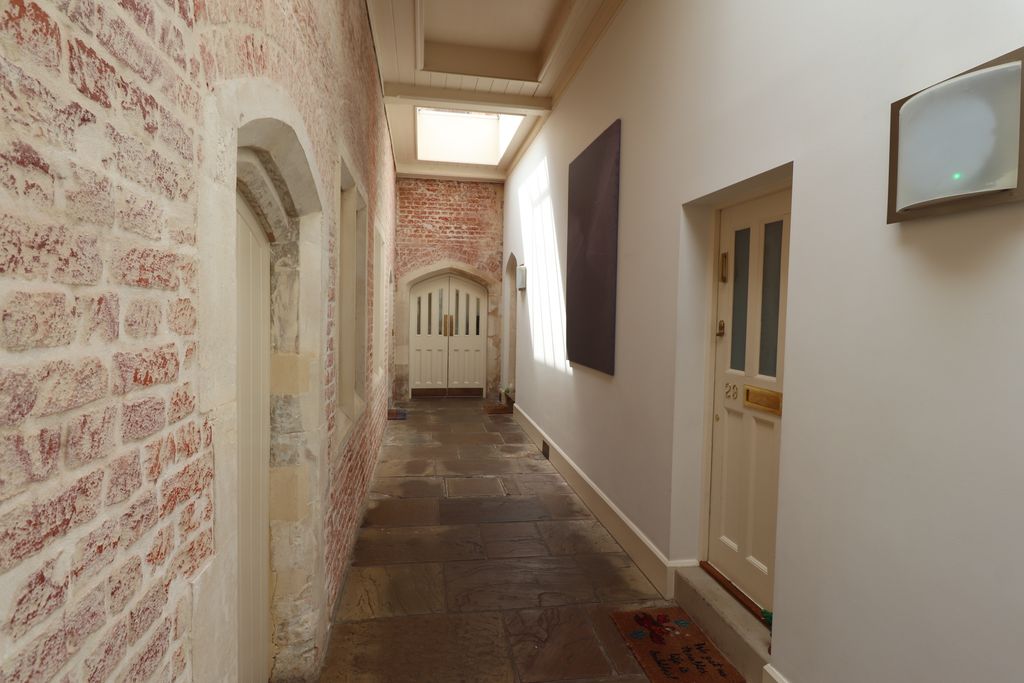 Property photo 3 of 10 Communal Hall