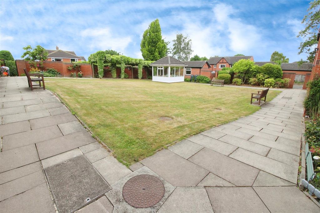 Property photo 2 of 7 Outside