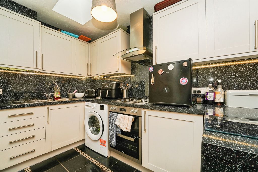 Property photo 3 of 12