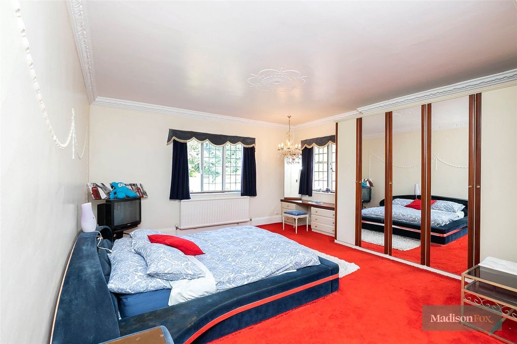 Additional image 26 of 7 bed detached house for saleAlderton Hill, Loughton, Essex IG10