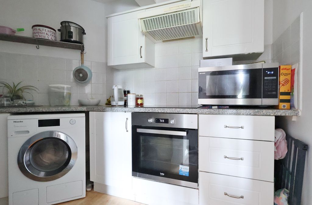 Property photo 2 of 24