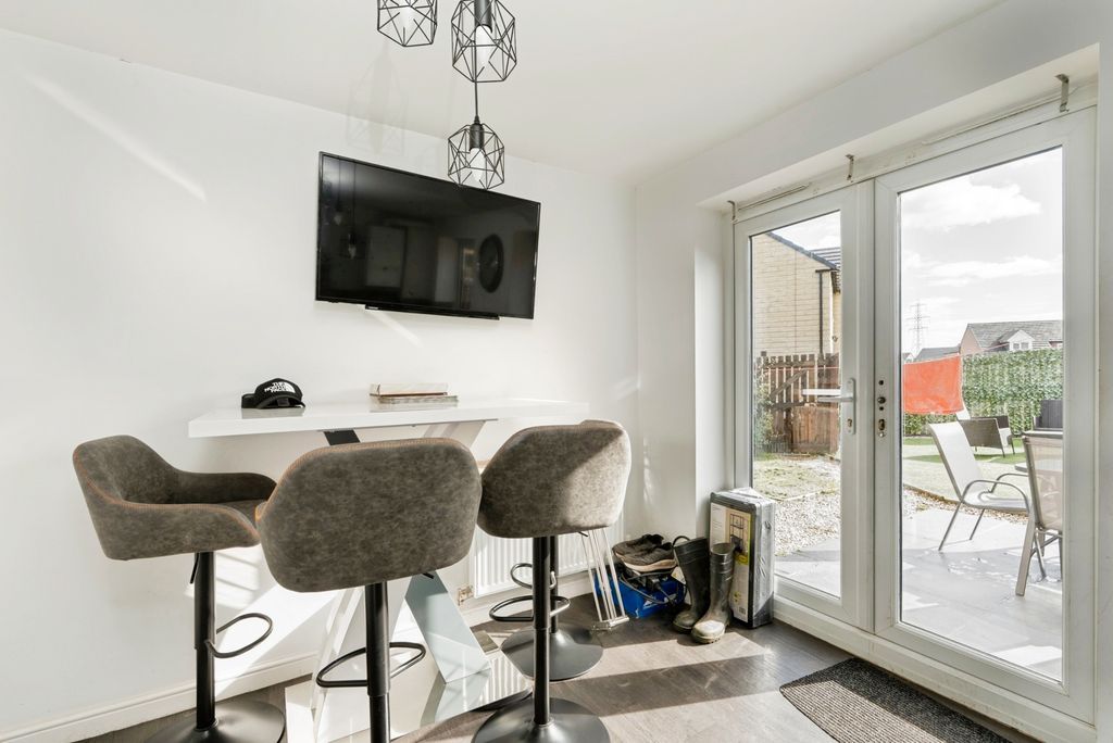 Property photo 3 of 16 Pbox-Img.Jpg