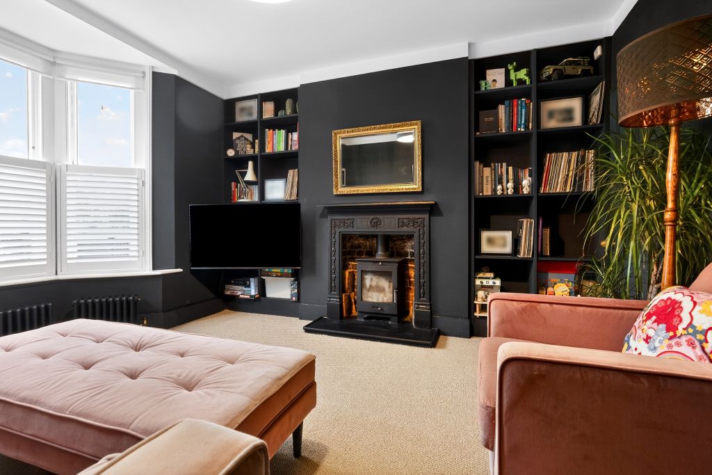 Property photo 2 of 30