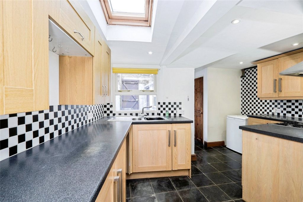 Property photo 3 of 16 Kitchen