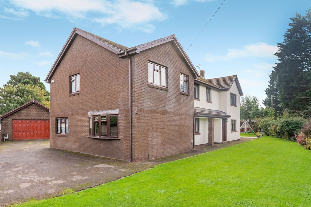Property photo 2 of 32