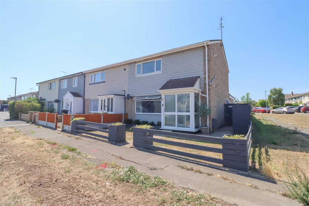 Property photo 1 of 21 97 Alderney Gardens Front.Jpg