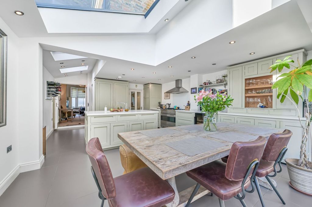 Property photo 1 of 24 Picture No. 16