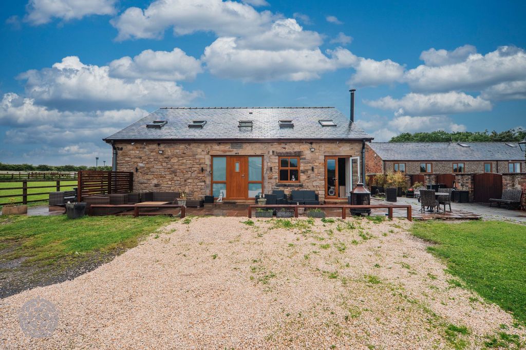 Property photo 2 of 35