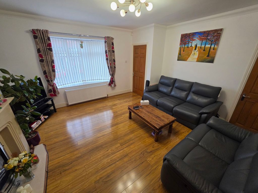 Property photo 2 of 22
