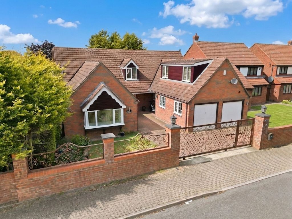 Property photo 1 of 32