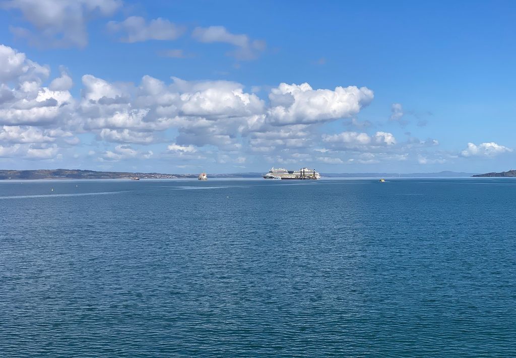 Property photo 2 of 33