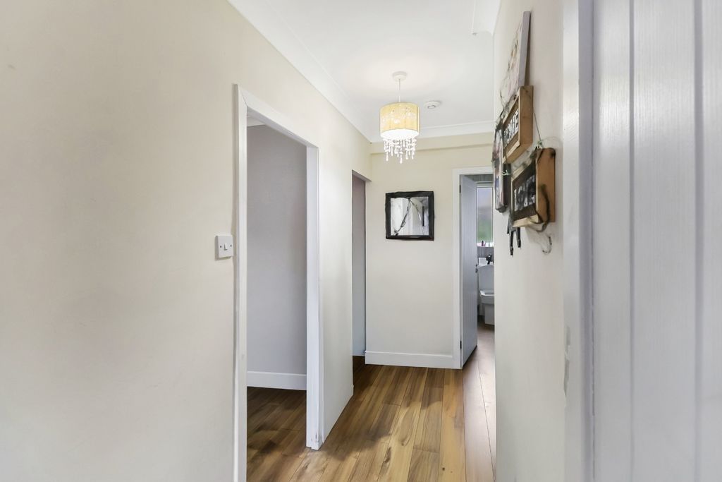 Property photo 3 of 27