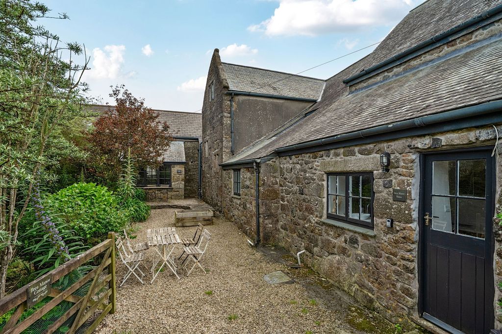 Property photo 3 of 21