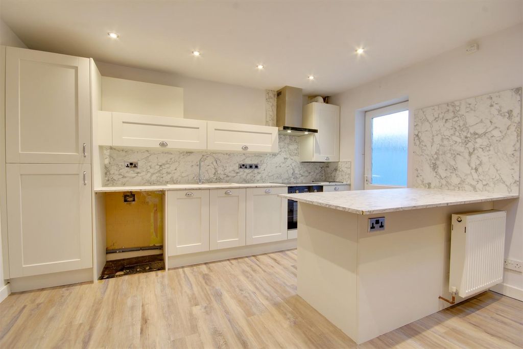 Property photo 3 of 12 Img_3511-Img_3513.Jpg