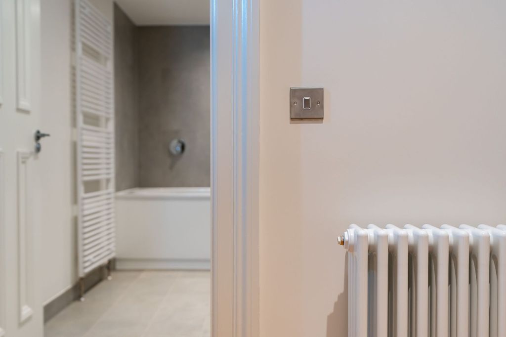 Additional image 8 of 2 bed flat for saleSassoon Grove, Edinburgh EH10