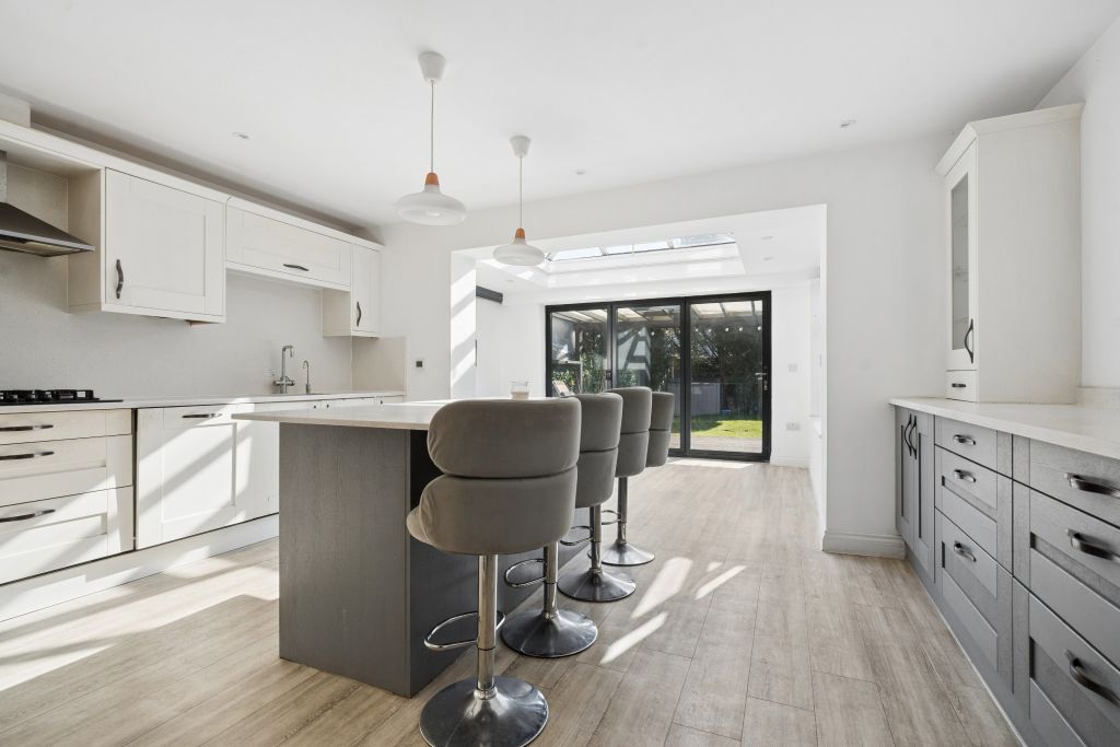 Property photo 2 of 9