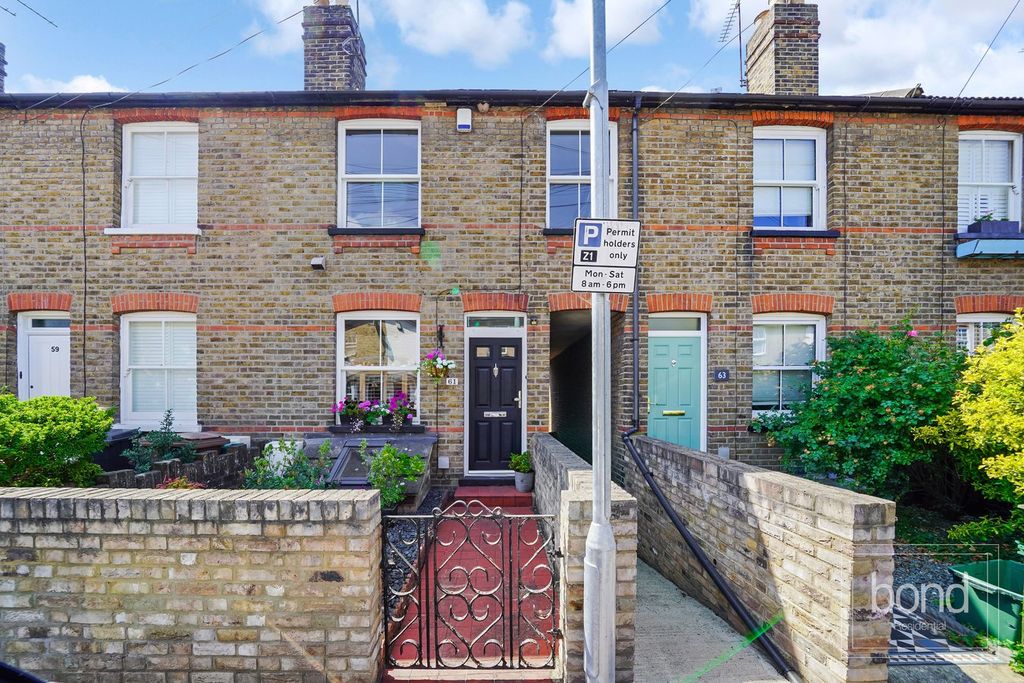 Property photo 1 of 17