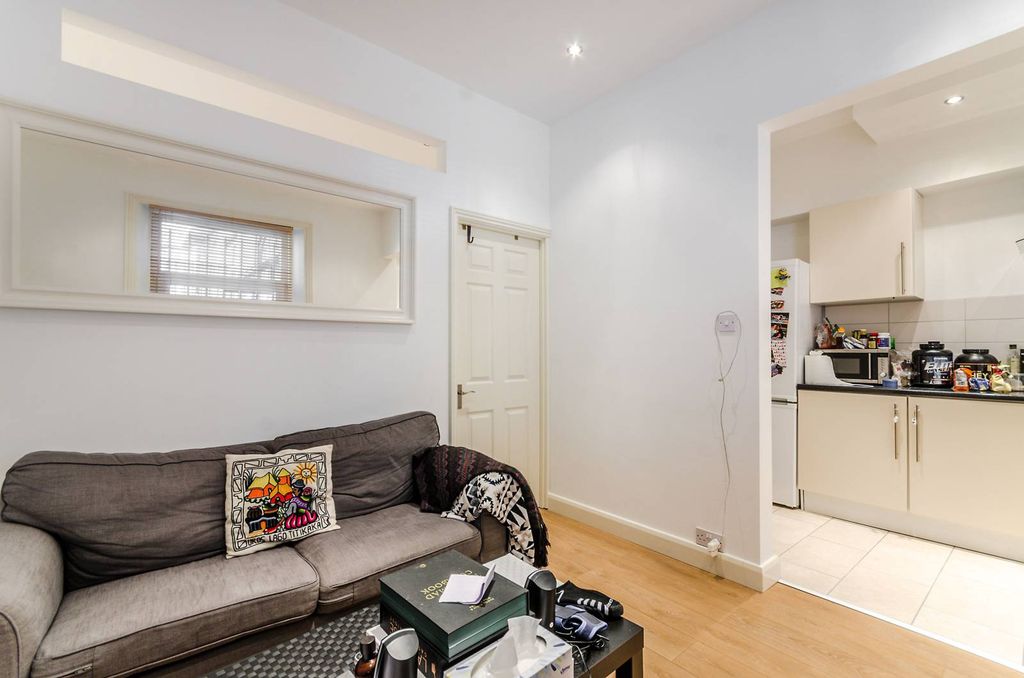 Property photo 1 of 5