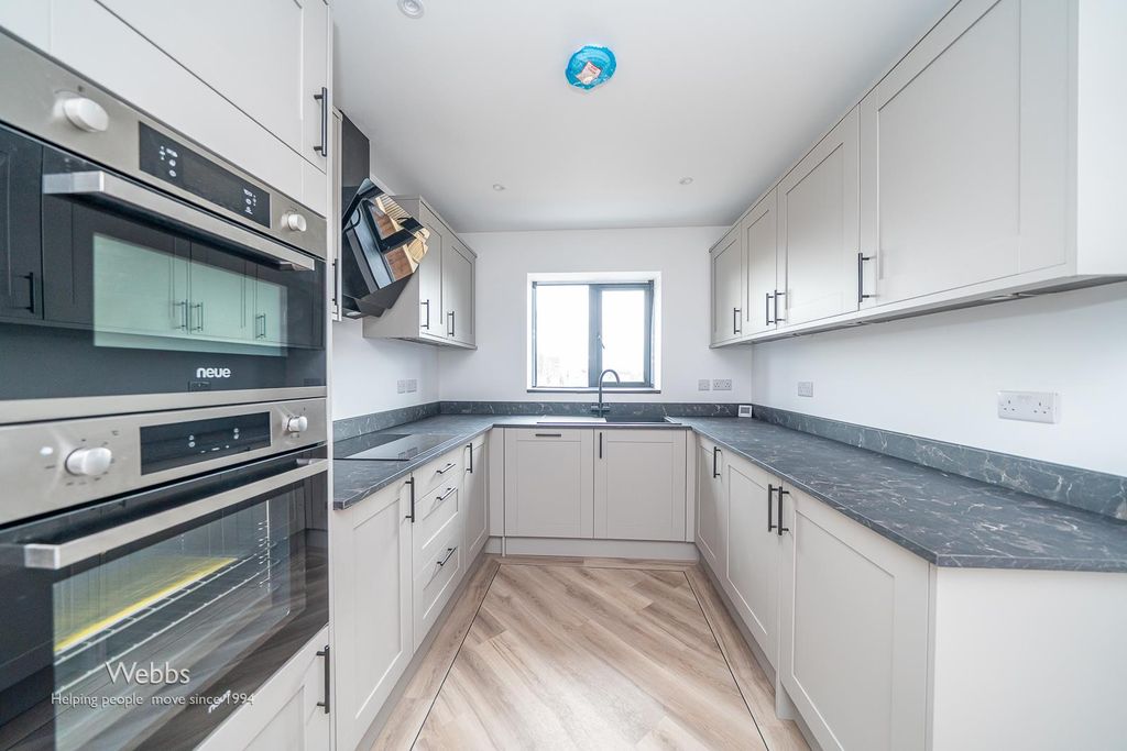 Property photo 2 of 35 Â© Webbs Estate Agents Â© (17 Of 124).Jpg