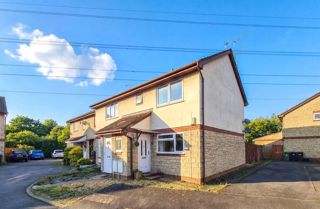 Property photo 1 of 8 Photo 2