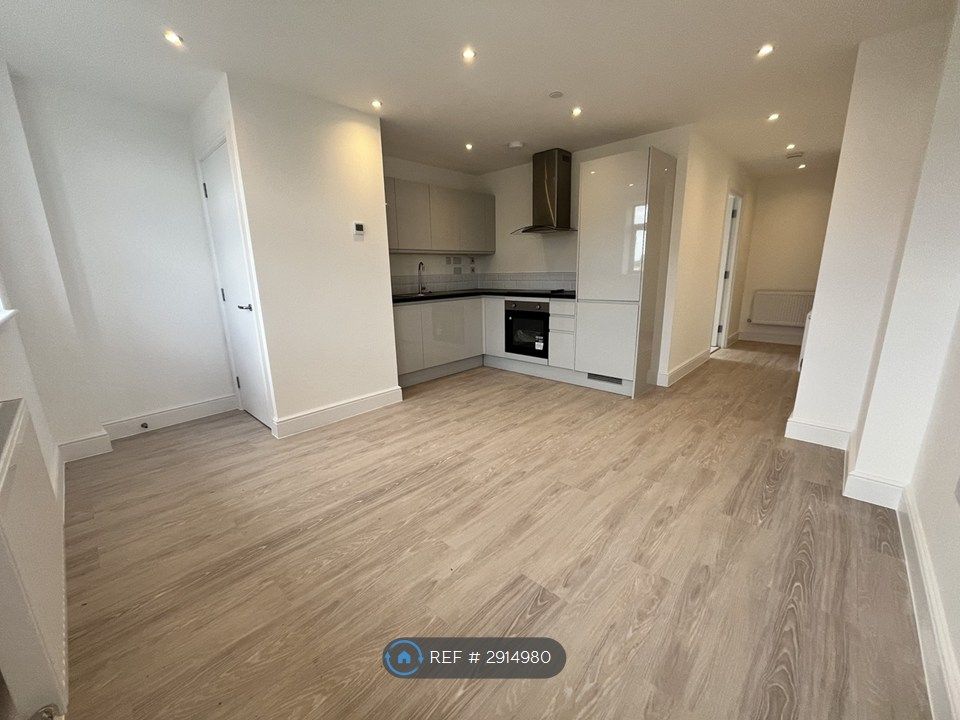 Property photo 3 of 16 Kitchen / Living Area