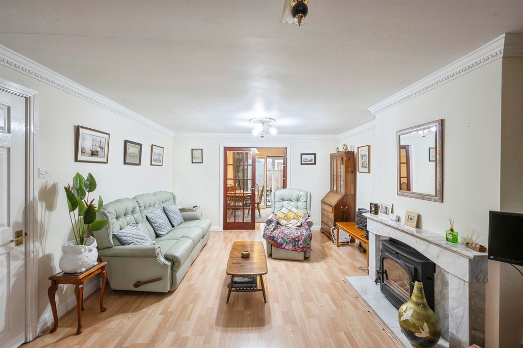 Property photo 3 of 26