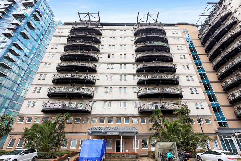 Property photo 2 of 15 Building 