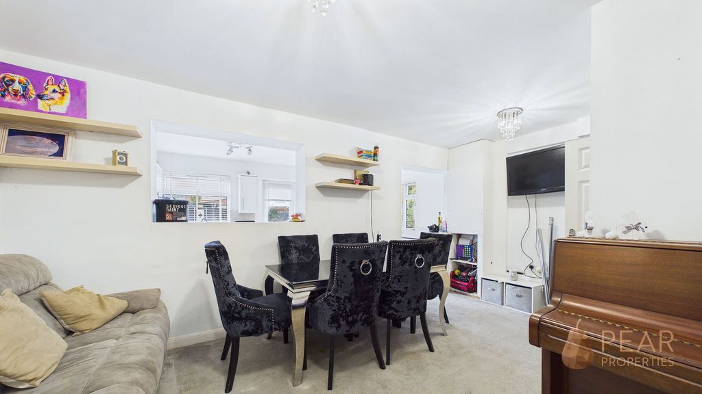 Property photo 3 of 14