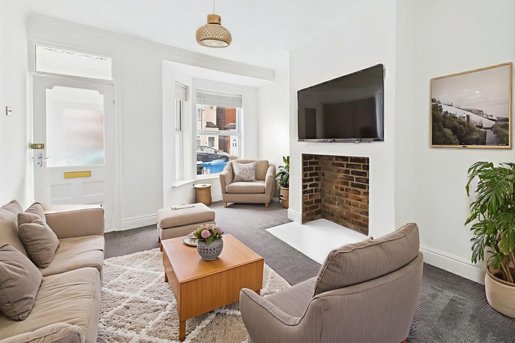 Property photo 2 of 10 4357764