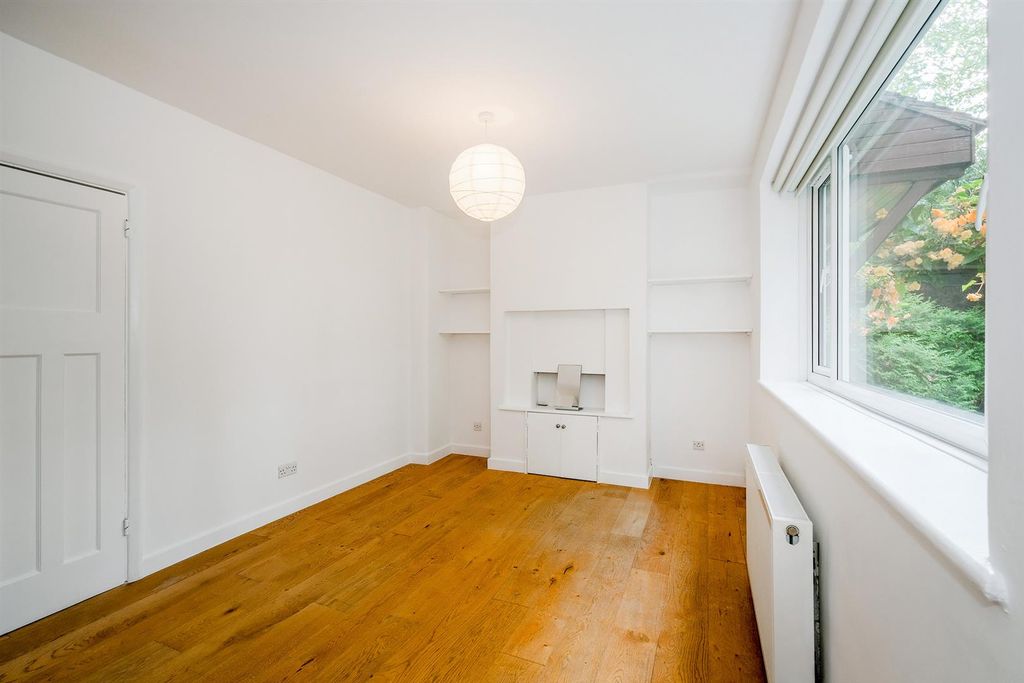 Property photo 2 of 21 2 Nightingale Court-19_Web.Jpg