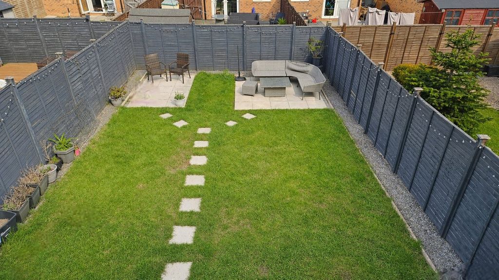 Property photo 2 of 21