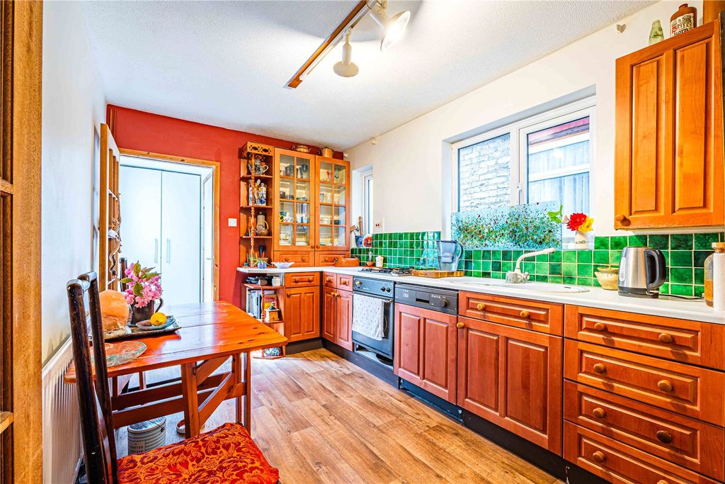 Property photo 2 of 12 Picture No. 13