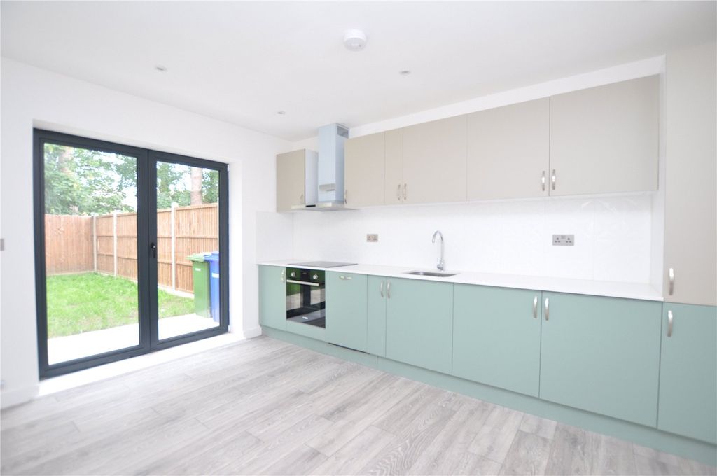 Property photo 2 of 12 Picture No. 04