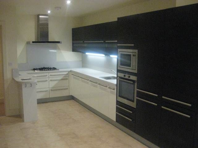 Property photo 2 of 8 Kitchen