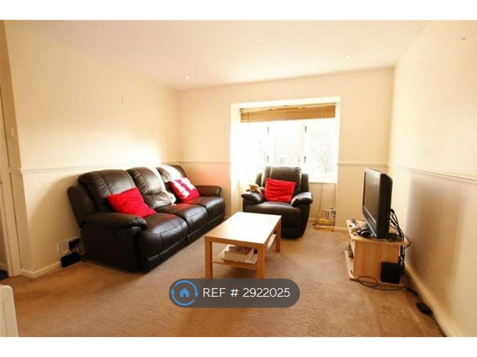 Property photo 3 of 8 Living Room