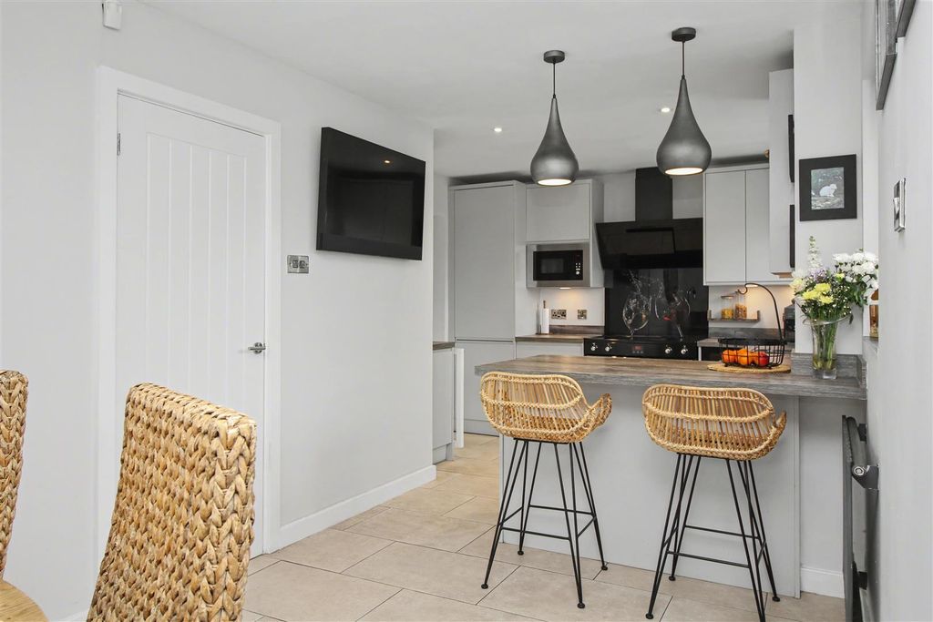 Property photo 3 of 33 Img_4893.Jpg