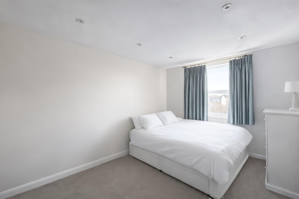 Property photo 3 of 3 Bedroom