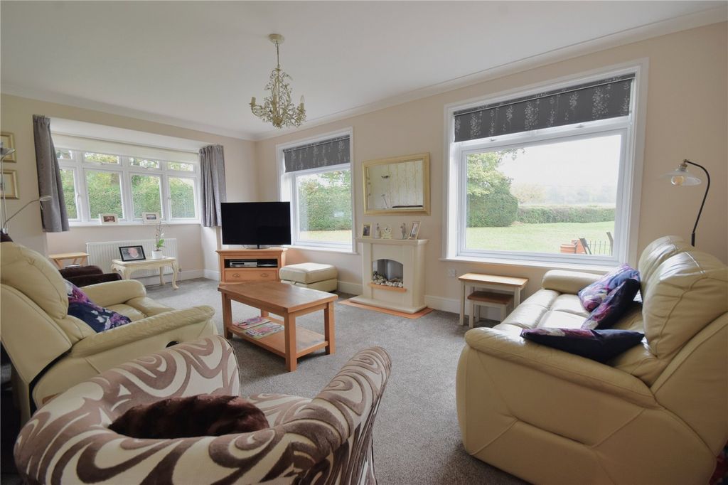 Property photo 2 of 27 Picture No. 07