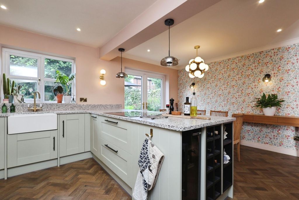 Property photo 3 of 15 Kitchen/Dining Room