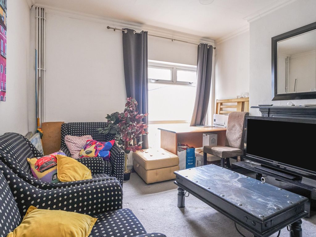 Property photo 2 of 10 30-01-2026__15-43-11_242_Abingdon_Rd_Ian_Allenden_30012026_003.Pjbga.Jpg