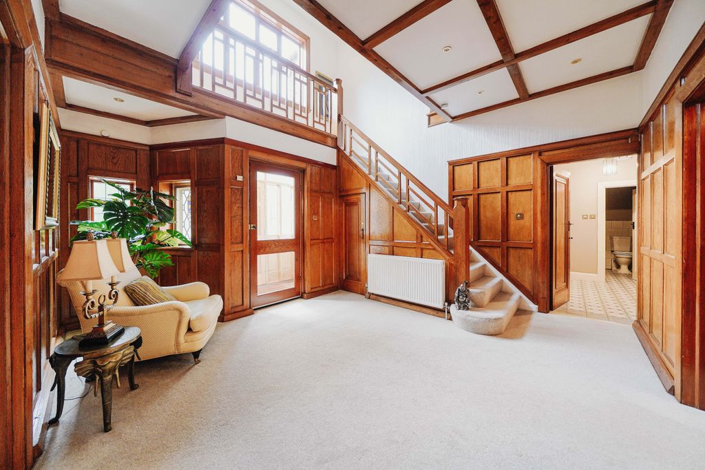 Property photo 2 of 30