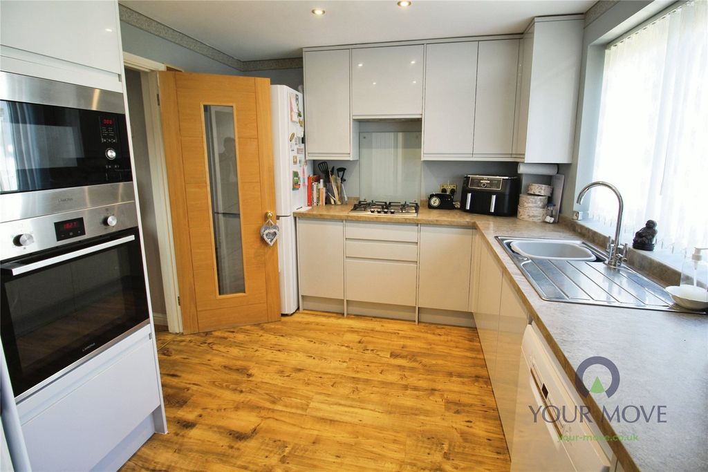 Property photo 2 of 23 Picture No. 24