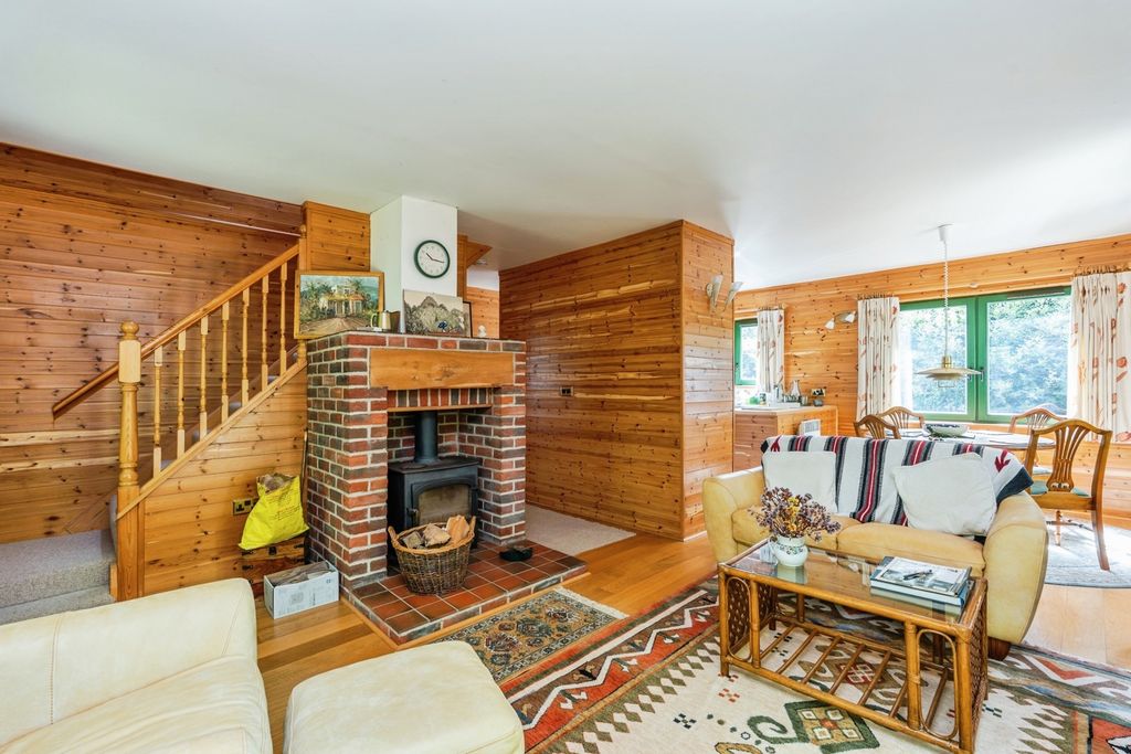Property photo 3 of 20 Pbox-Img.Jpg